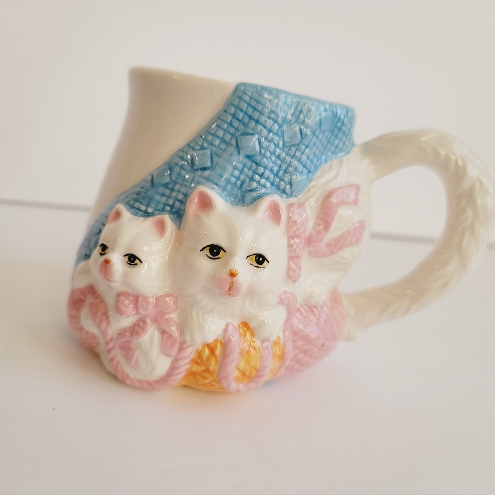 PMC 3-D Cat Pair with Yarn Tea Coffee Mug Raised Cat Faces.